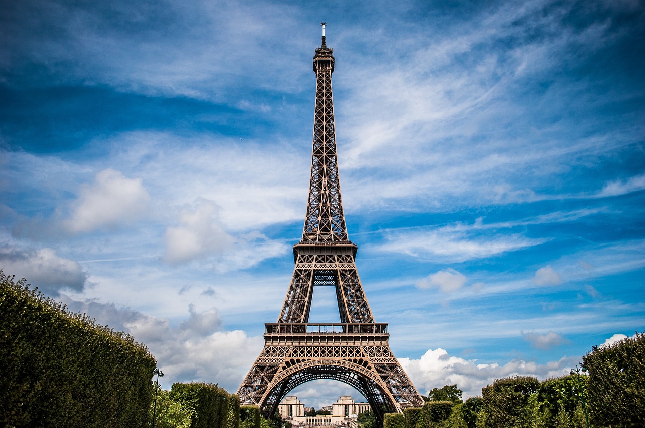 פנורמה פריזאית נופים עוצרי נשימה שרואים ממגדל אייפל